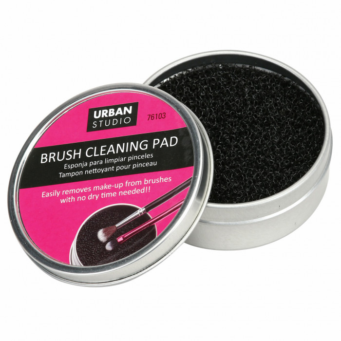 BRUSH CLEANSING PAD